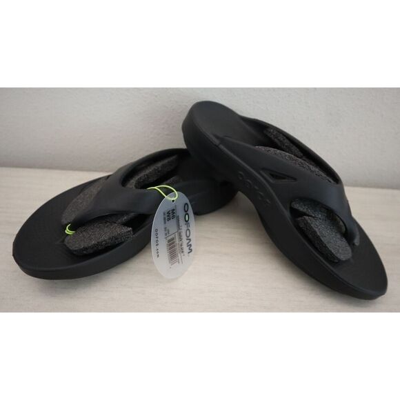 OOFOS 1000 Unisex Men's Sz 6 Women's Sz 8 Black OOriginal Flip Flop Sandals - Picture 1 of 14